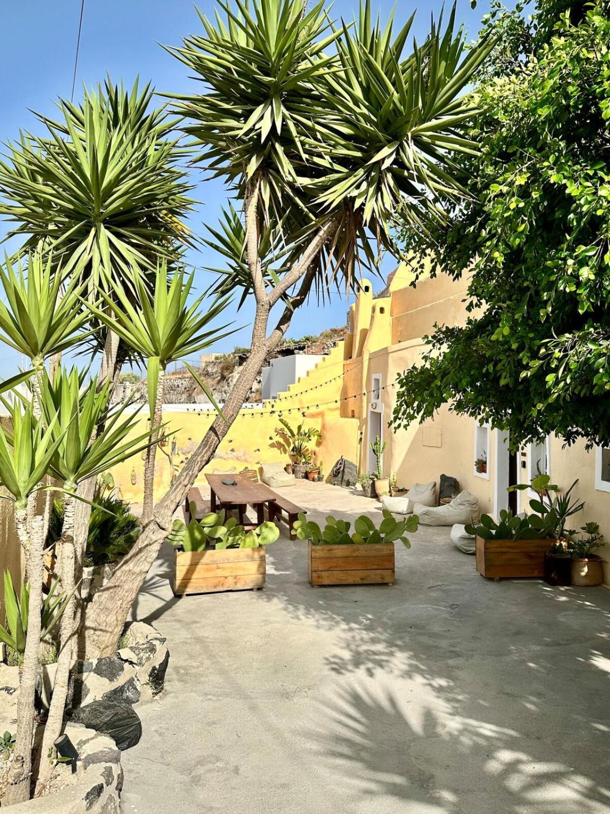 Hotel Caval I Fira  Exterior foto